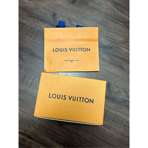 Louis Vuitton Box, Dust Bag, Shopping Bag, and Cards - Authentic - Picture 1 of 8